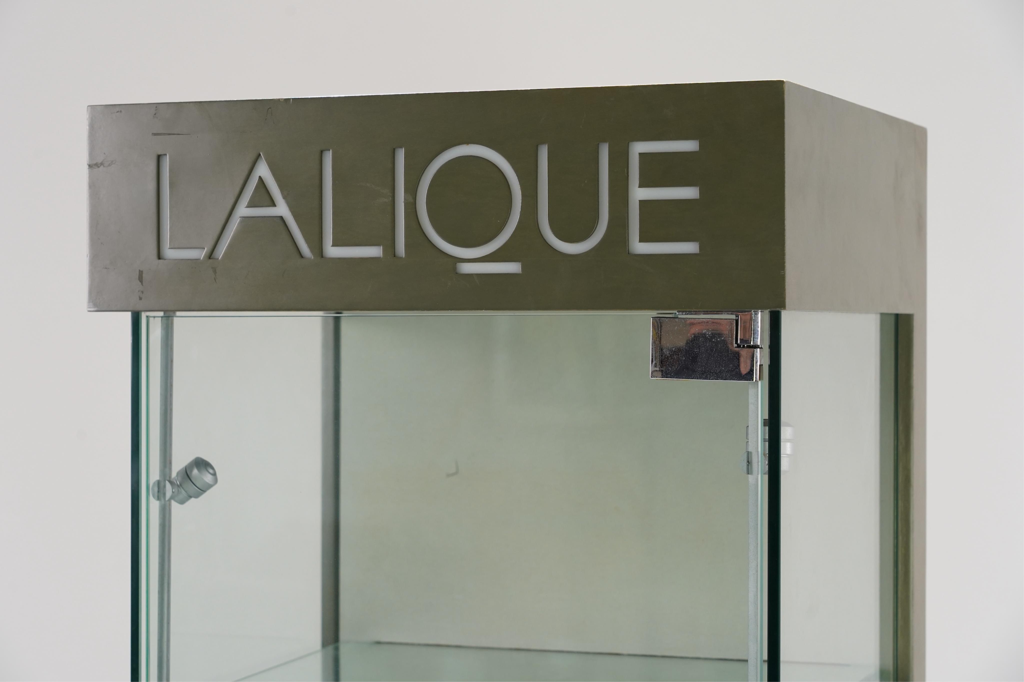 Lalique: A branded modern display cabinet